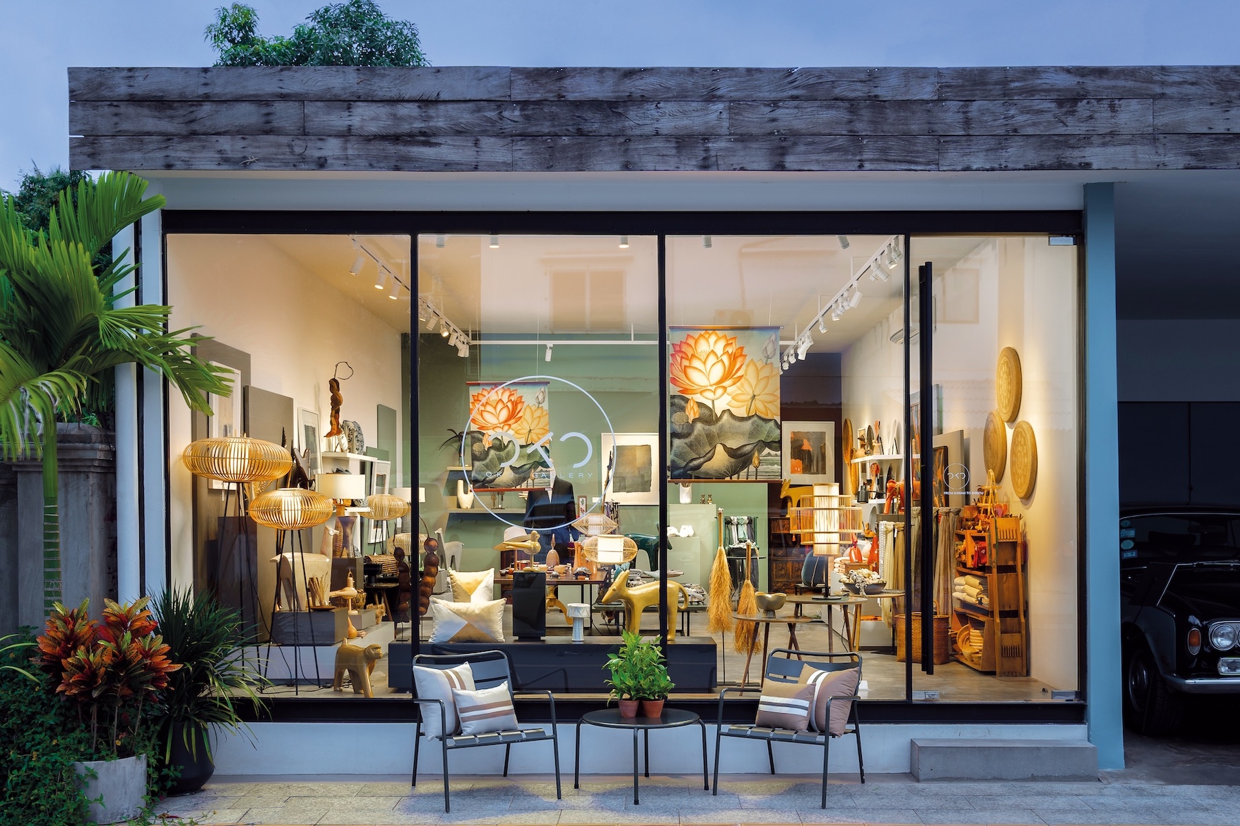 The storefront of OKO Gallery in the Wat Bo neighborhood.