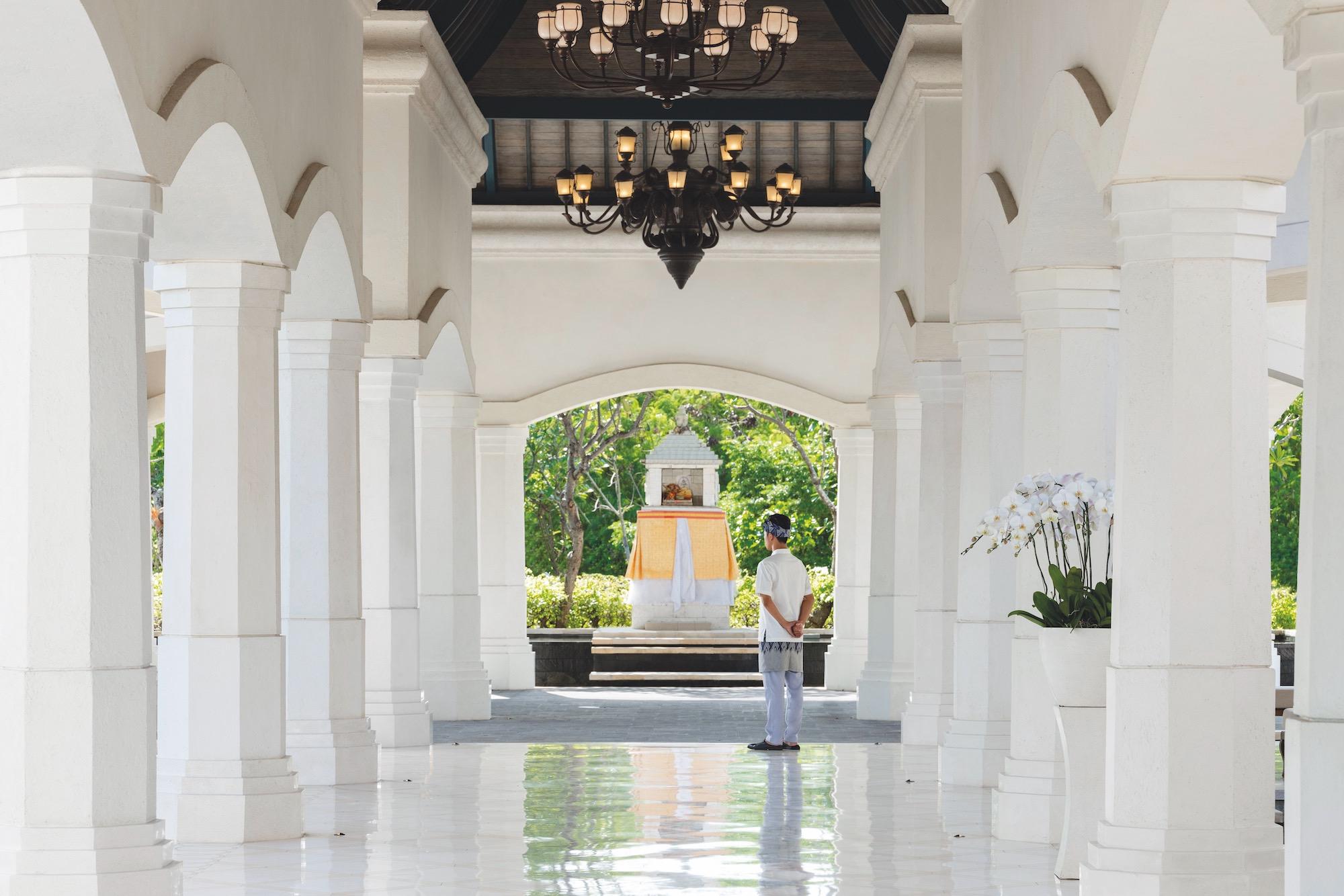 Jumeirah Bali Honors Circle - Lobby