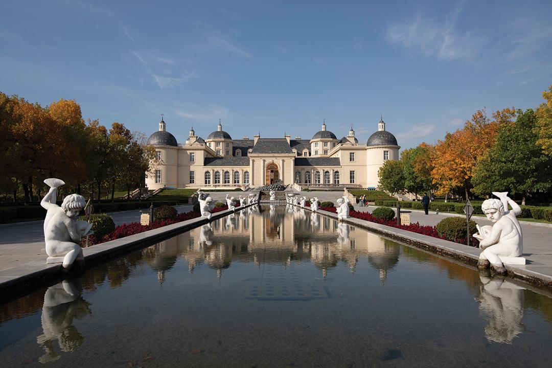 Looking like something plucked from the Loire Valley, Château Changyu Moser XV is a joint venture between China’s oldest and largest winery and fifth-generation Austrian winemaker Lenz Moser.