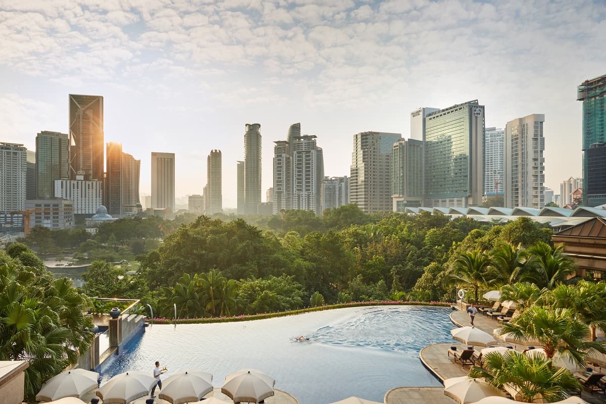 The main pool at Mandarin Oriental, Kuala Lumpur overlooks KLCC Park.